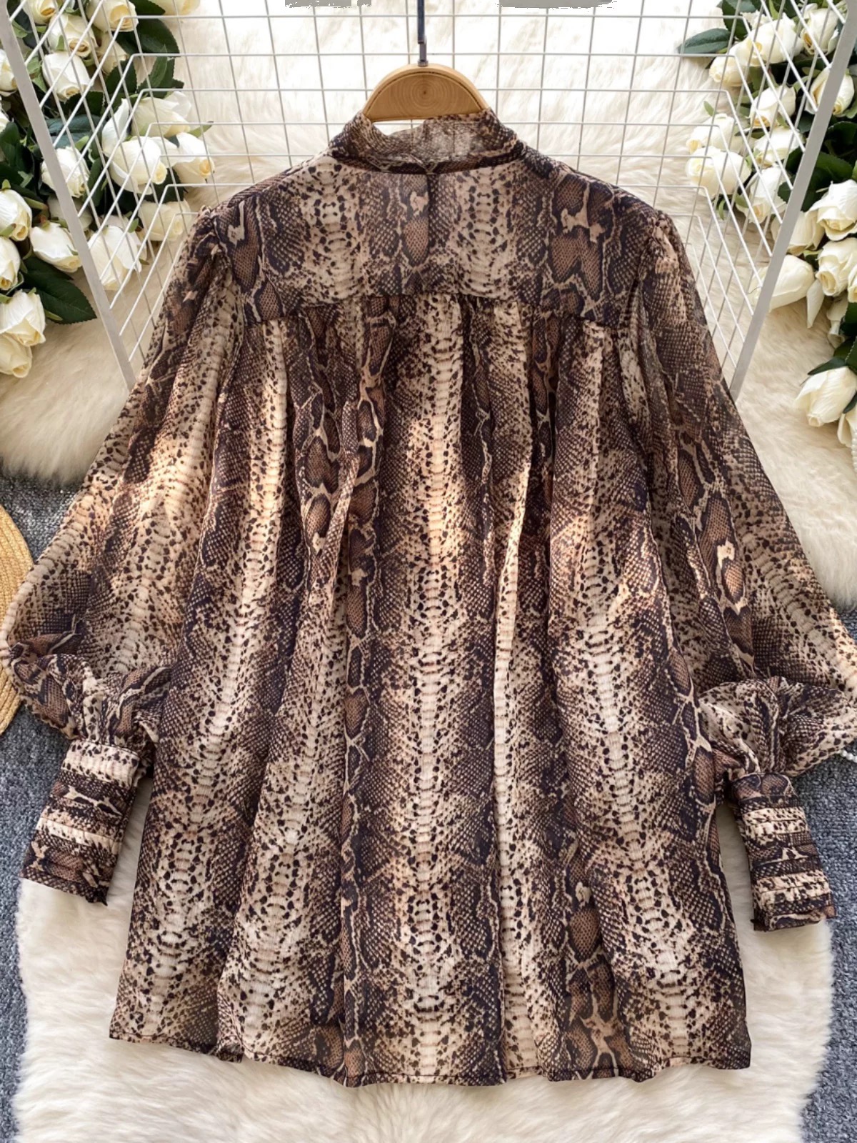 Lingering feelings blouse BE456 images